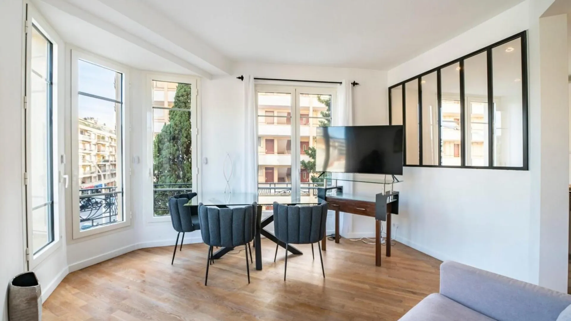 Wonderful 2 Bedroom Apartment Cannes